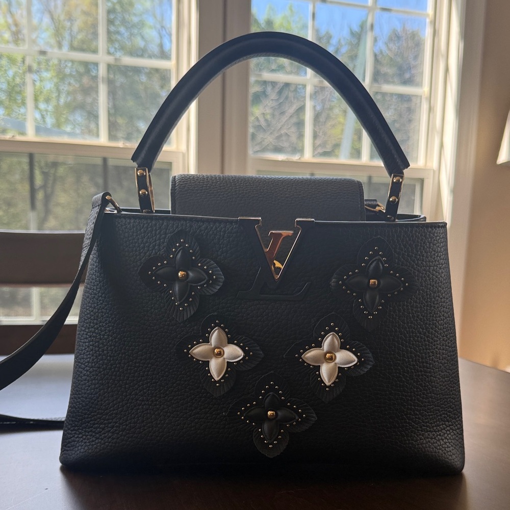 Elegant Black Designer Handbag - Picture 7 of 7